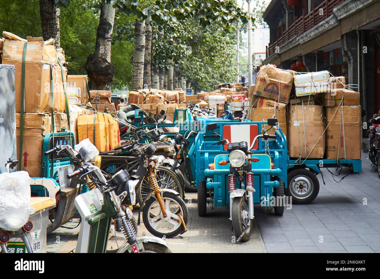 Delivery tricycle hi-res stock photography and images - Page 3 - Alamy