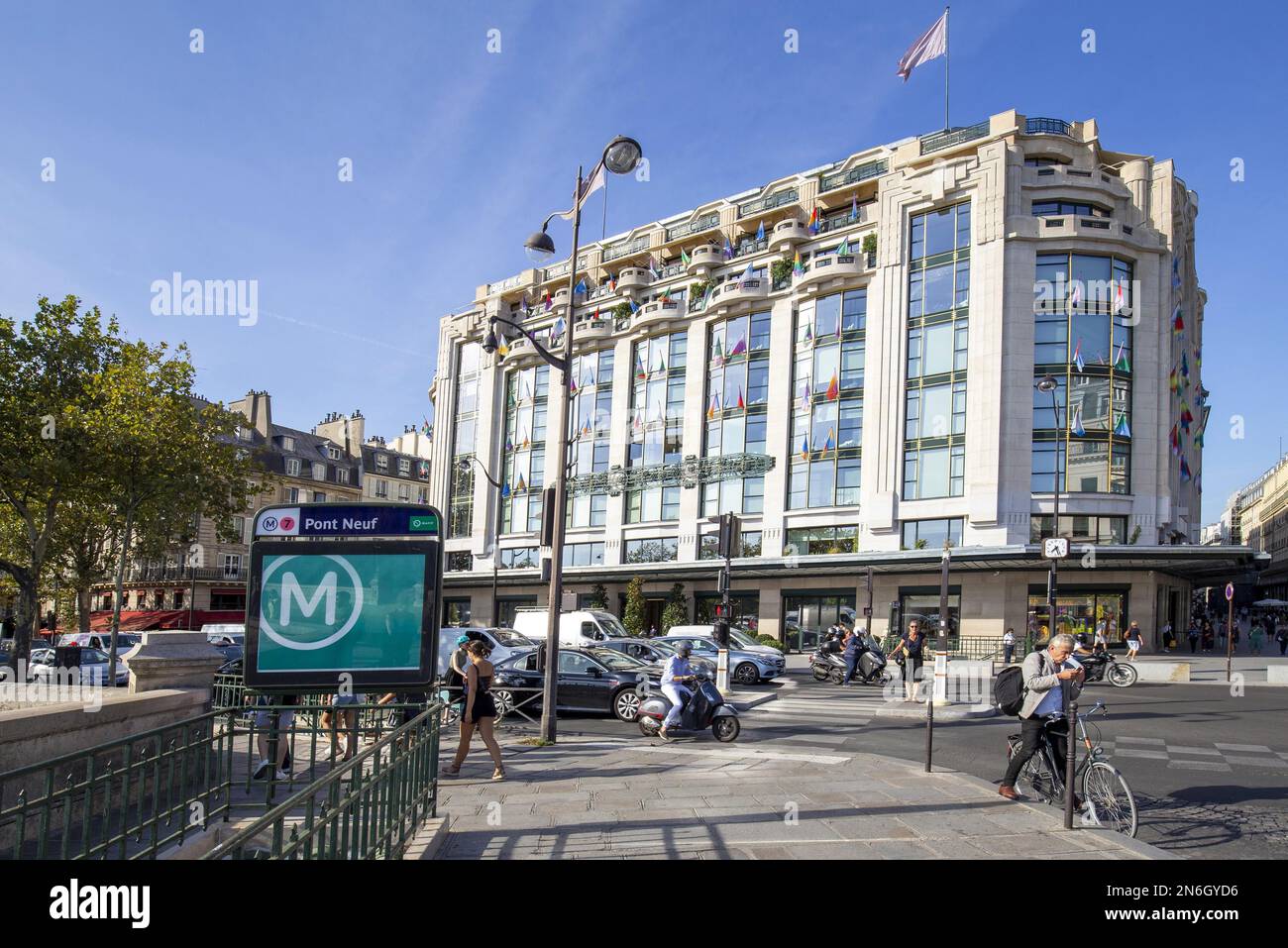 Samaritaine Department Store Shop Sign - Paris Editorial Photo - Image of  capital, logo: 148086561