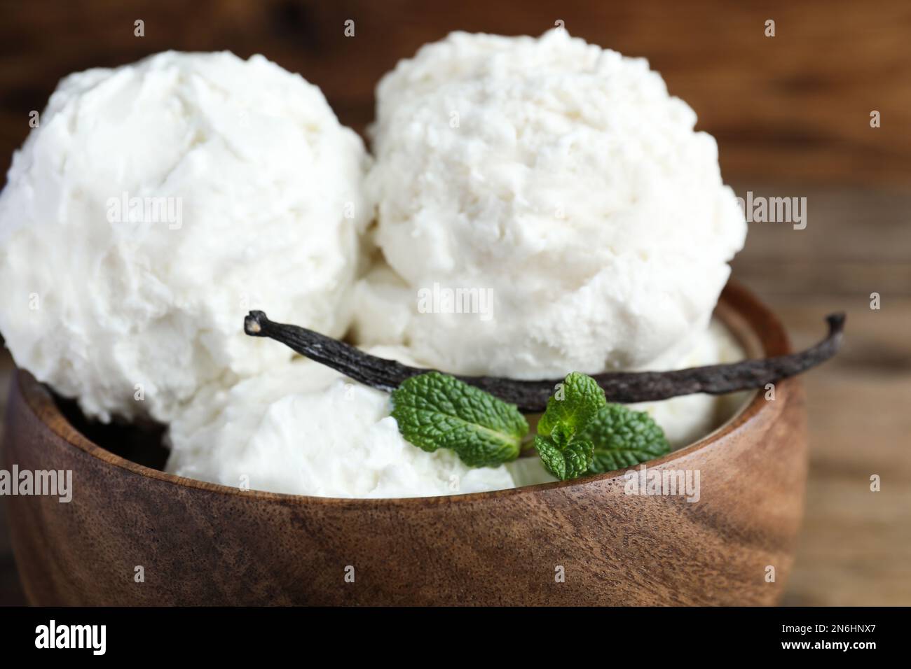 Dish yummy vanilla ice hi-res stock photography and images - Alamy