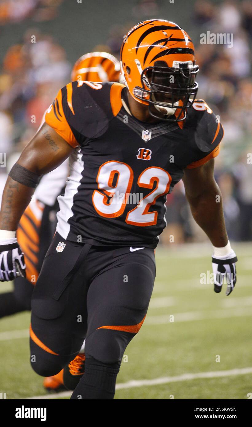 Cincinnati Bengals outside linebacker James Harrison warms up prior to an  NFL football game against the Pittsburgh Steelers, Monday, Sept. 16, 2013,  in Cincinnati. (AP Photo/David Kohl Stock Photo - Alamy