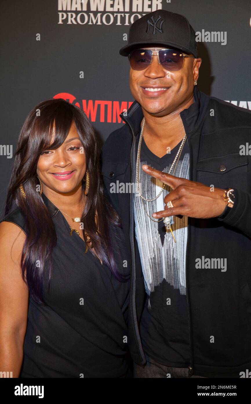 LL Cool J & wife Simone Smith arrive at the VIP Pre-Fight Party for the