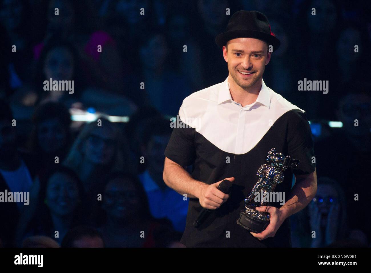 Justin Timberlake accepts the video of the year award for Mirrors