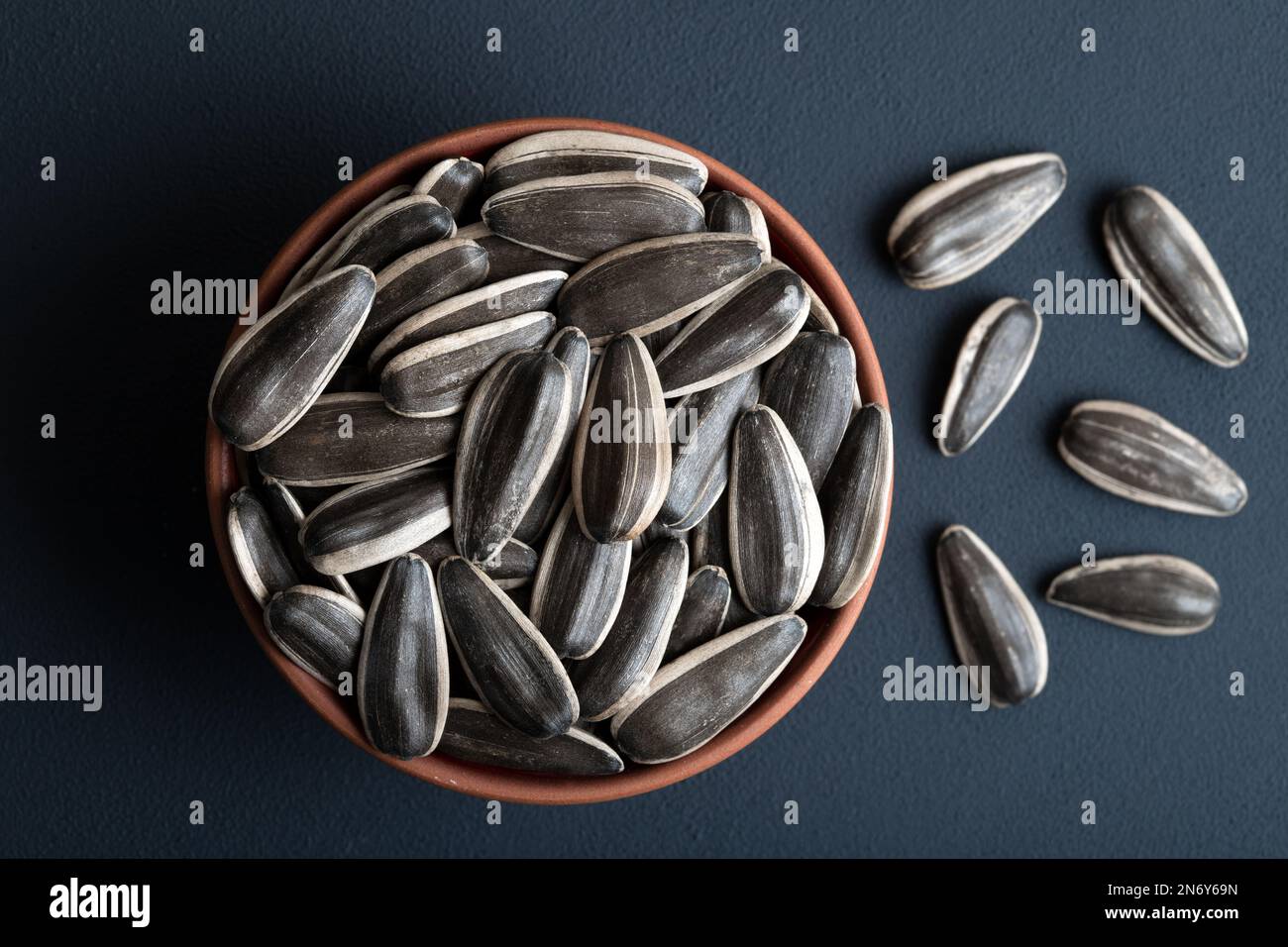 Small black seeds hi-res stock photography and images - Alamy