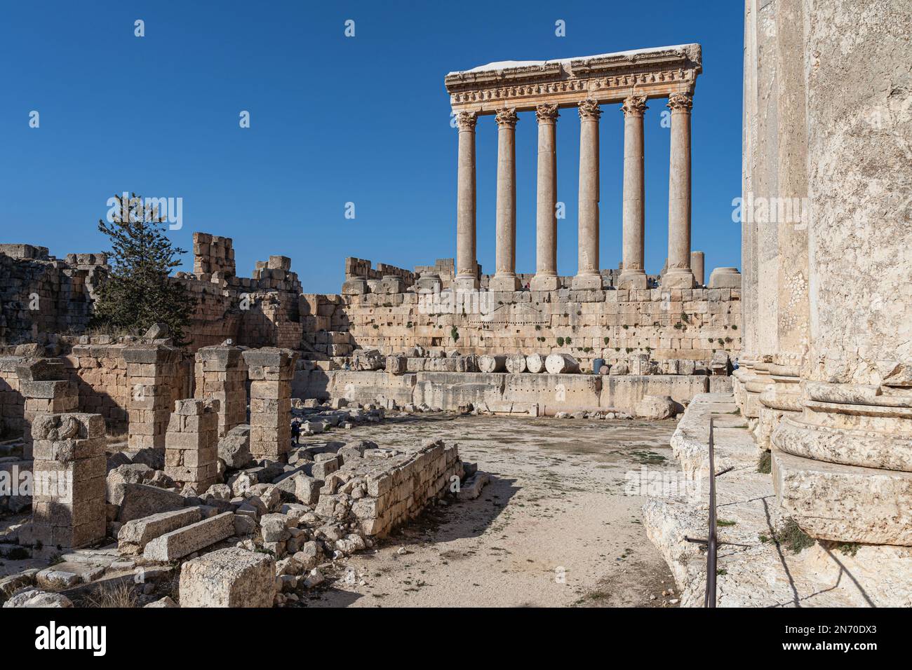 Ruins Of The Jupiter Temple At Baalbek Lebanon Stock Photo Alamy ruins-of-the-jupiter-temple-at-baalbek-lebanon-stock-photo-alamy