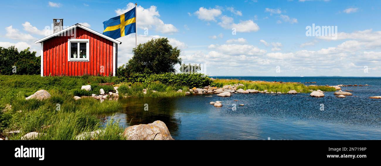Red house in nature hi-res stock photography and images - Alamy