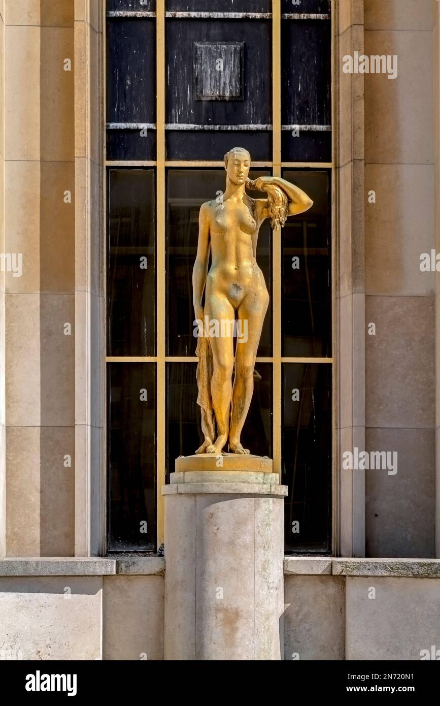 La Femme statue in Jardins du Trocadero, Paris, France Stock Photo