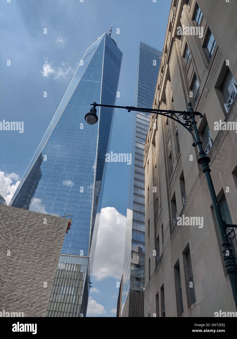 Manhattan usa the twins hi-res stock photography and images - Alamy