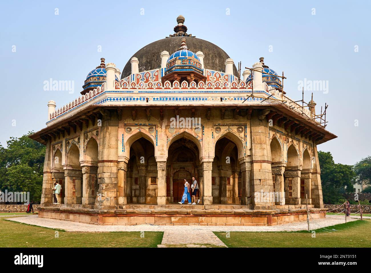 Tomb of Isa Khan Delhi Stock Photo - Alamy