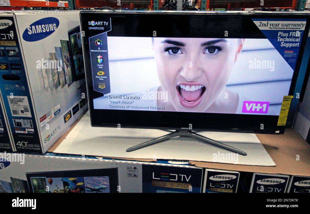 HOLD FOR BUSINESS PHOTO-- This is a Samsung 40 inch flat screen television  on display in a Costco in Pittsburgh, Tuesday, July 23, 2013. (AP  Photo/Gene J. Puskar Stock Photo - Alamy