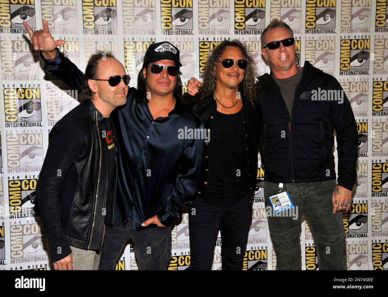 Bellatica Line From left, Lars Ulrich, Robert Trujillo, Kirk Hammett and James ...