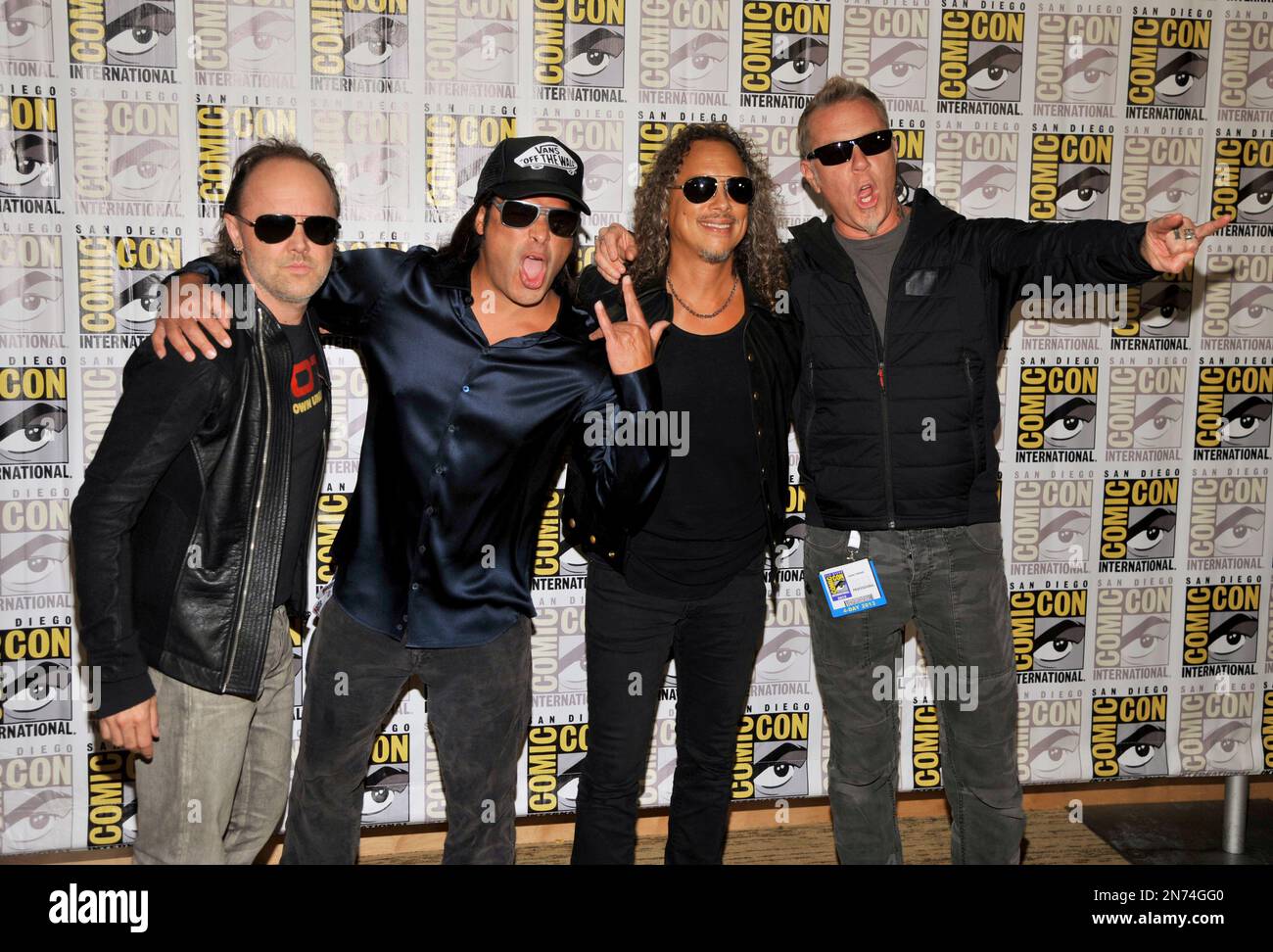 Bellatica Line From left, Lars Ulrich, Robert Trujillo, Kirk Hammett and James ...