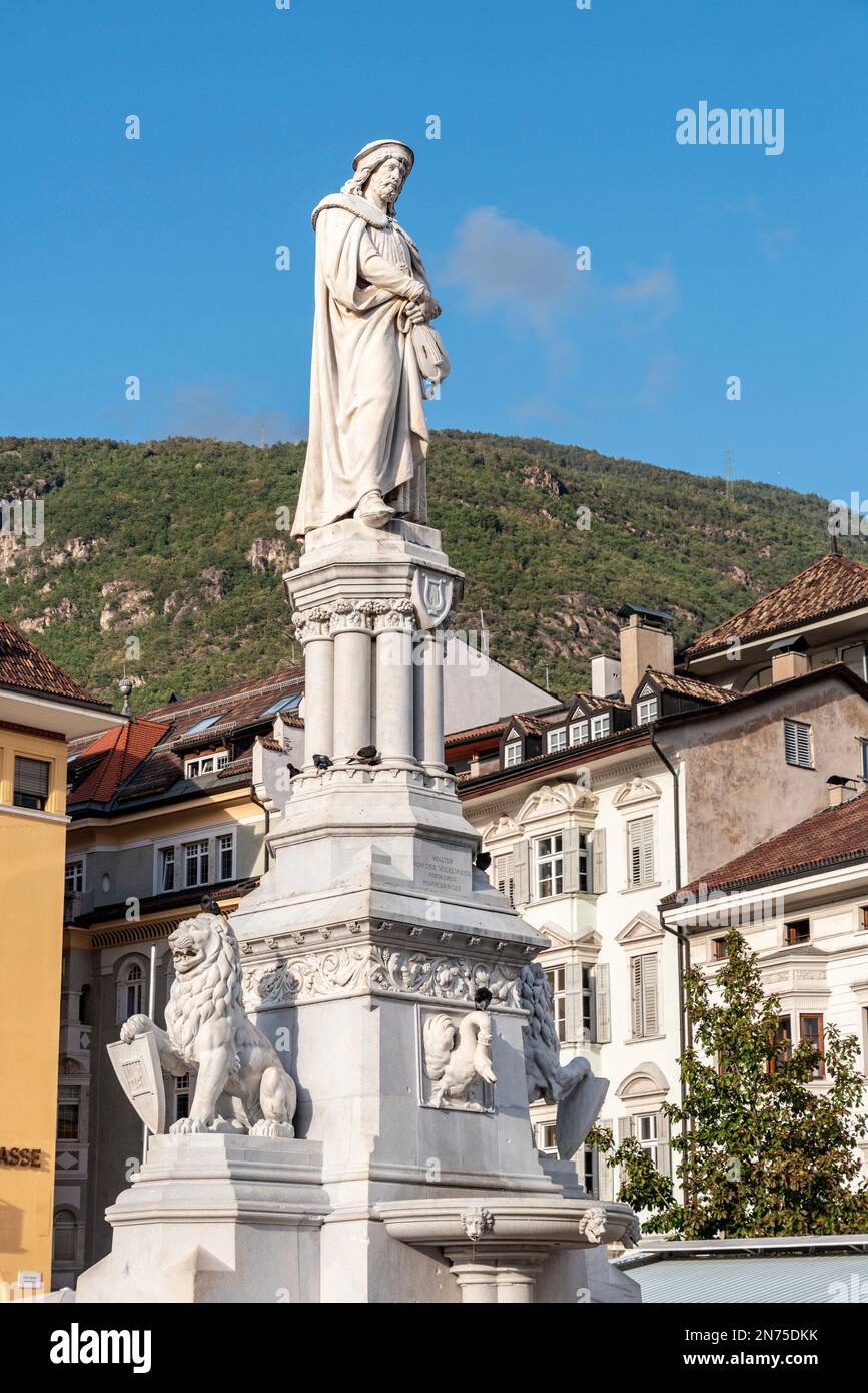 Statue in bolzano hi-res stock photography and images - Alamy