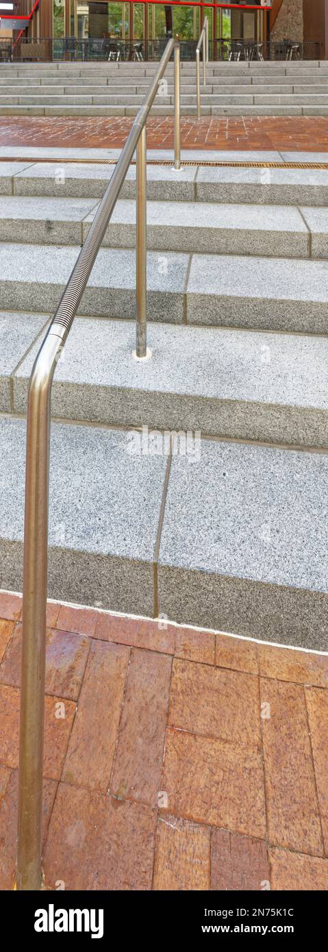 Pittsburgh Downtown: Grooved railing for bettwer all-weather grip at U.S. Steel Tower. Stock Photo