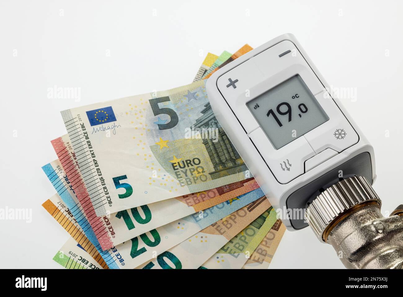 Euro bills, WLAN radiator thermostat with thermostat base corner shape