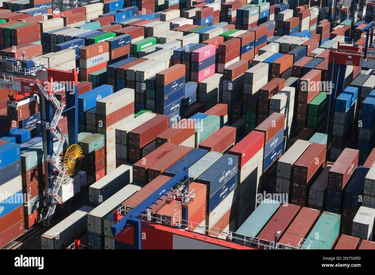 Los Angeles, California, USA. 9th Feb, 2023. Stacked shipping