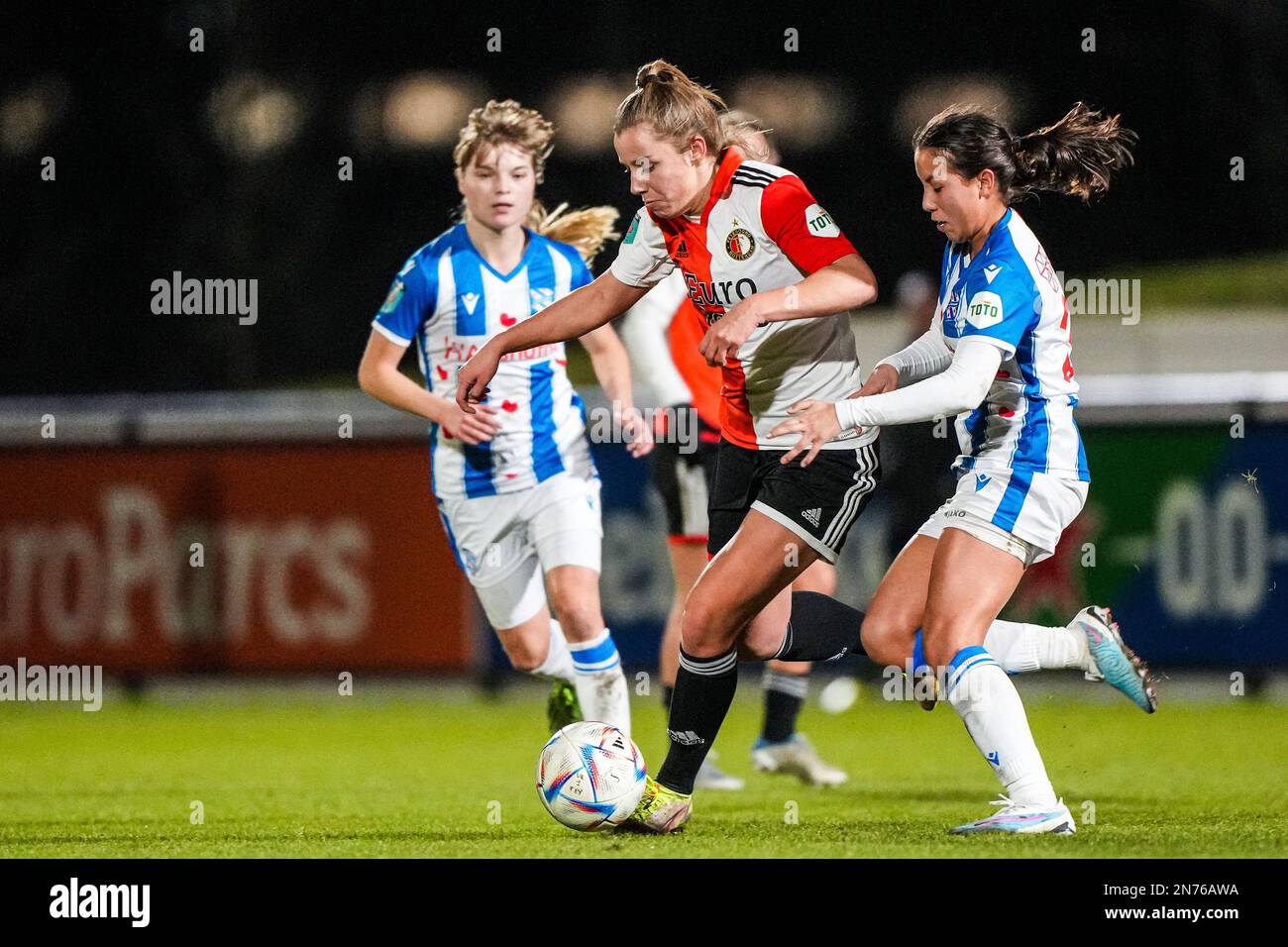 Rotterdam Sophie Cobussen of Feyenoord V1, Nina Nijstad of Heerenveen Vrouwen during the match Rotterdam Sophie Cobussen of Feyenoord V1, Nina Nijstad of Heerenveen Vrouwen during the match