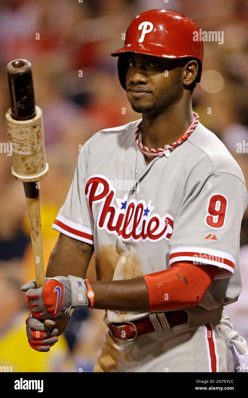 Philadelphia Phillies' Domonic Brown (9) warms up on deck during the eighth  inning during a baseball game in Pittsburgh Tuesday, July 2, 2013. The  Phillies won, 3-1. (AP Photo/Gene J. Puskar Stock Photo - Alamy