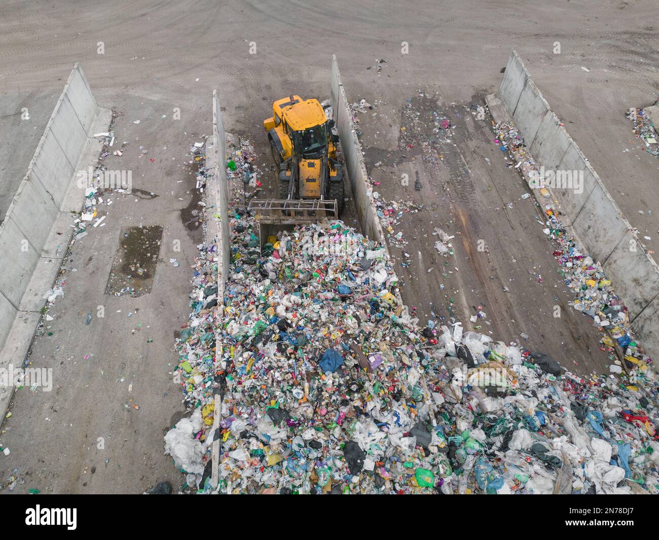 Rubbish solid waste management landfill hires stock photography and