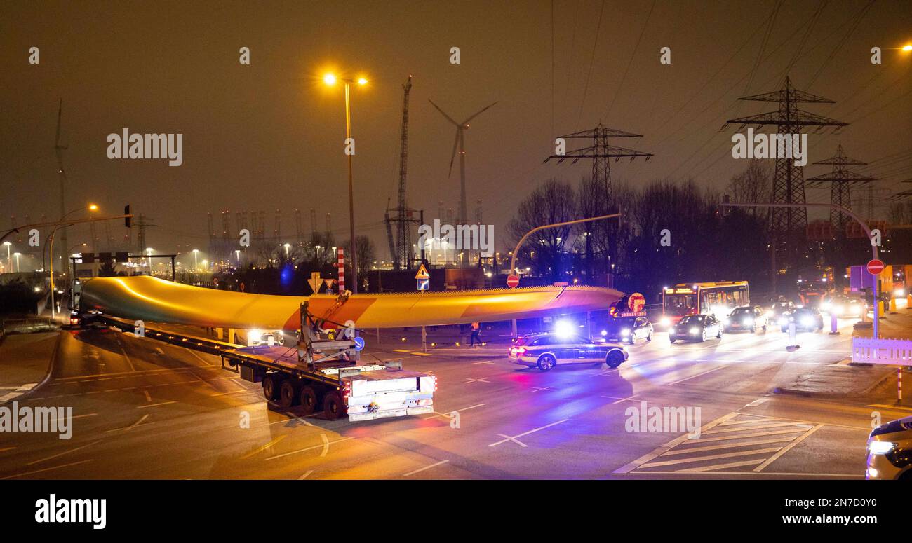 hamburg-germany-10th-feb-2023-a-heavy-duty-transport-with-rotor