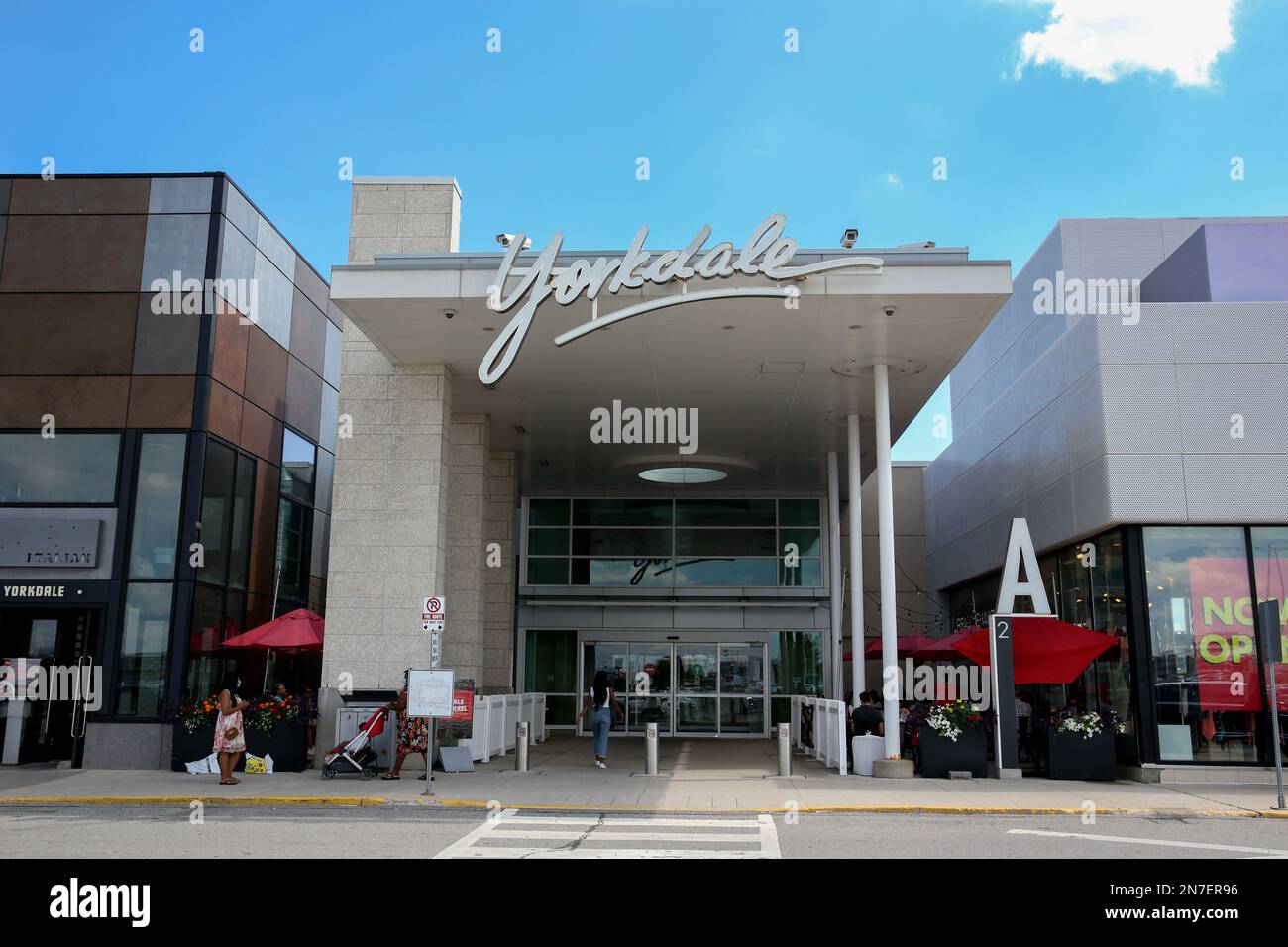 Yorkdale shopping centre toronto hi-res stock photography and