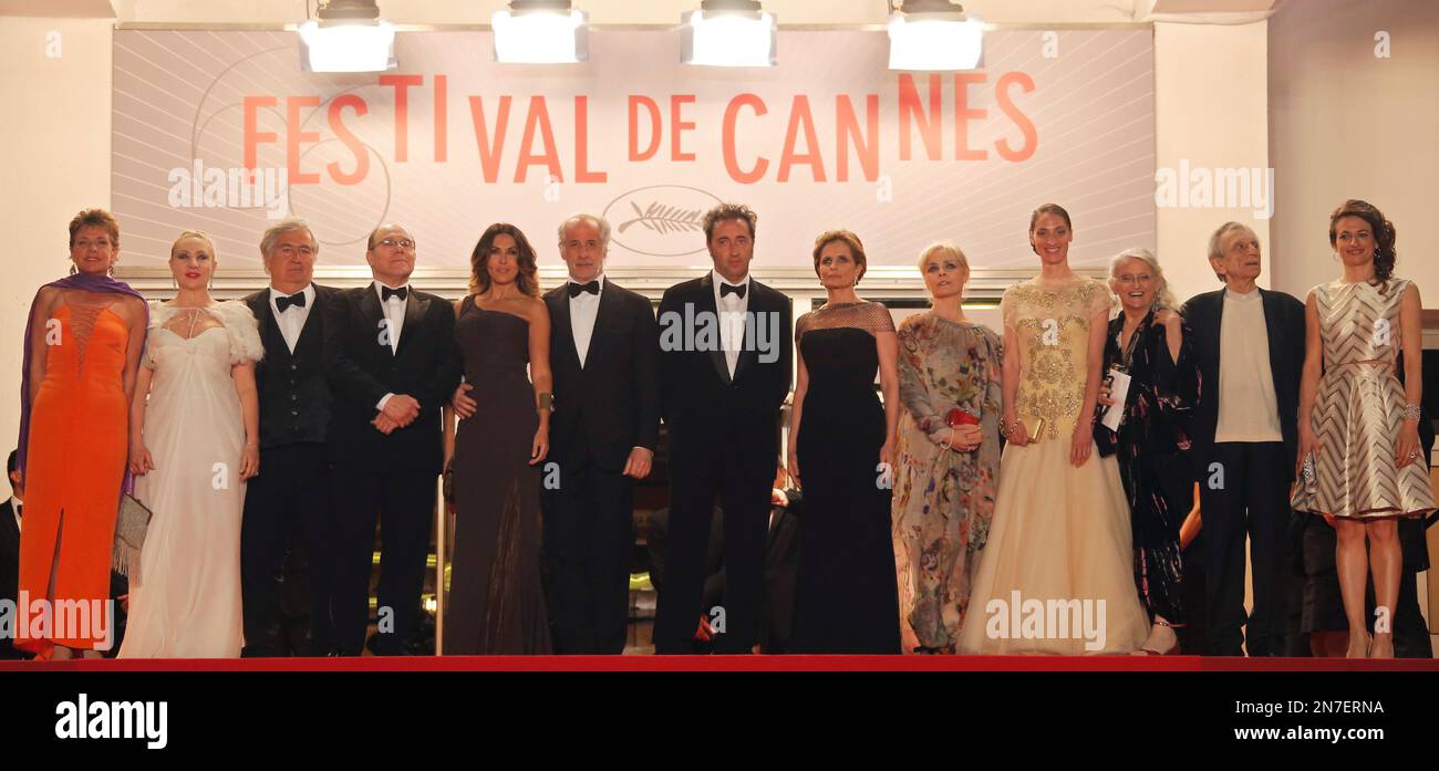 From L to R) Toni Servillo, Sabrina Ferilli, Paolo Sorrentino and Carlo  Verdone arrive at a photo call for the film La Grande Bellezza (The Great  Beauty) during the 66th annual Cannes