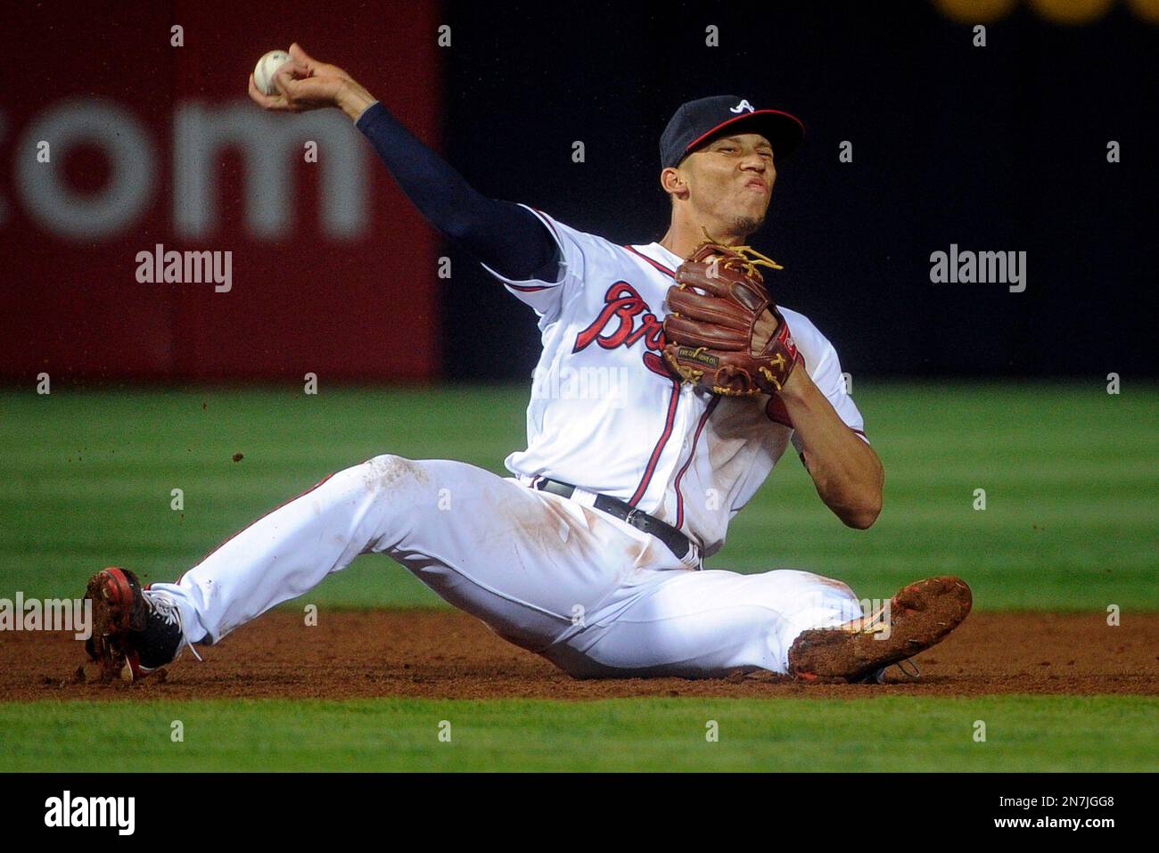 Georgia shortstop Gordon Beckham (6) throws out Atlanta Braves