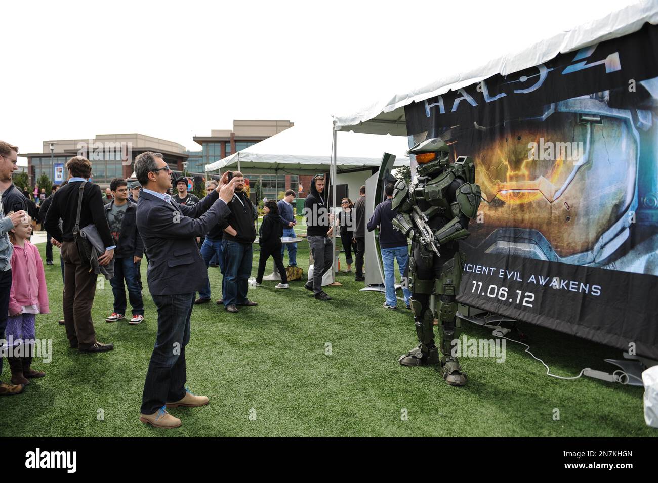Halo character "Master Chief" poses for photos at the an event ...