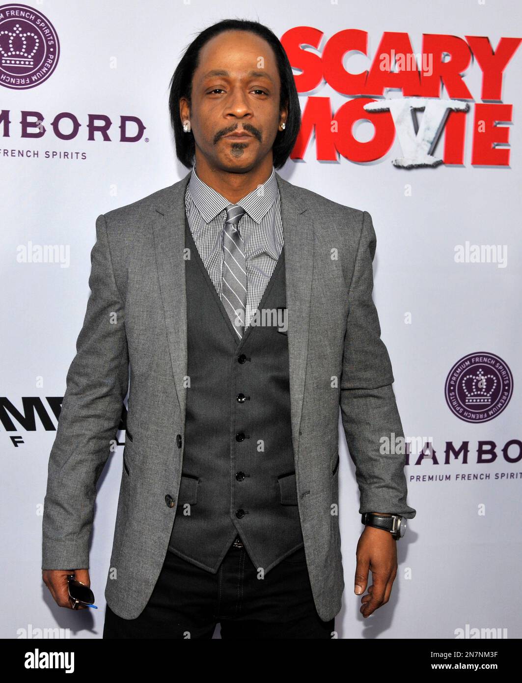 Katt Williams, a cast member in "Scary Movie V," poses with his wife(01)