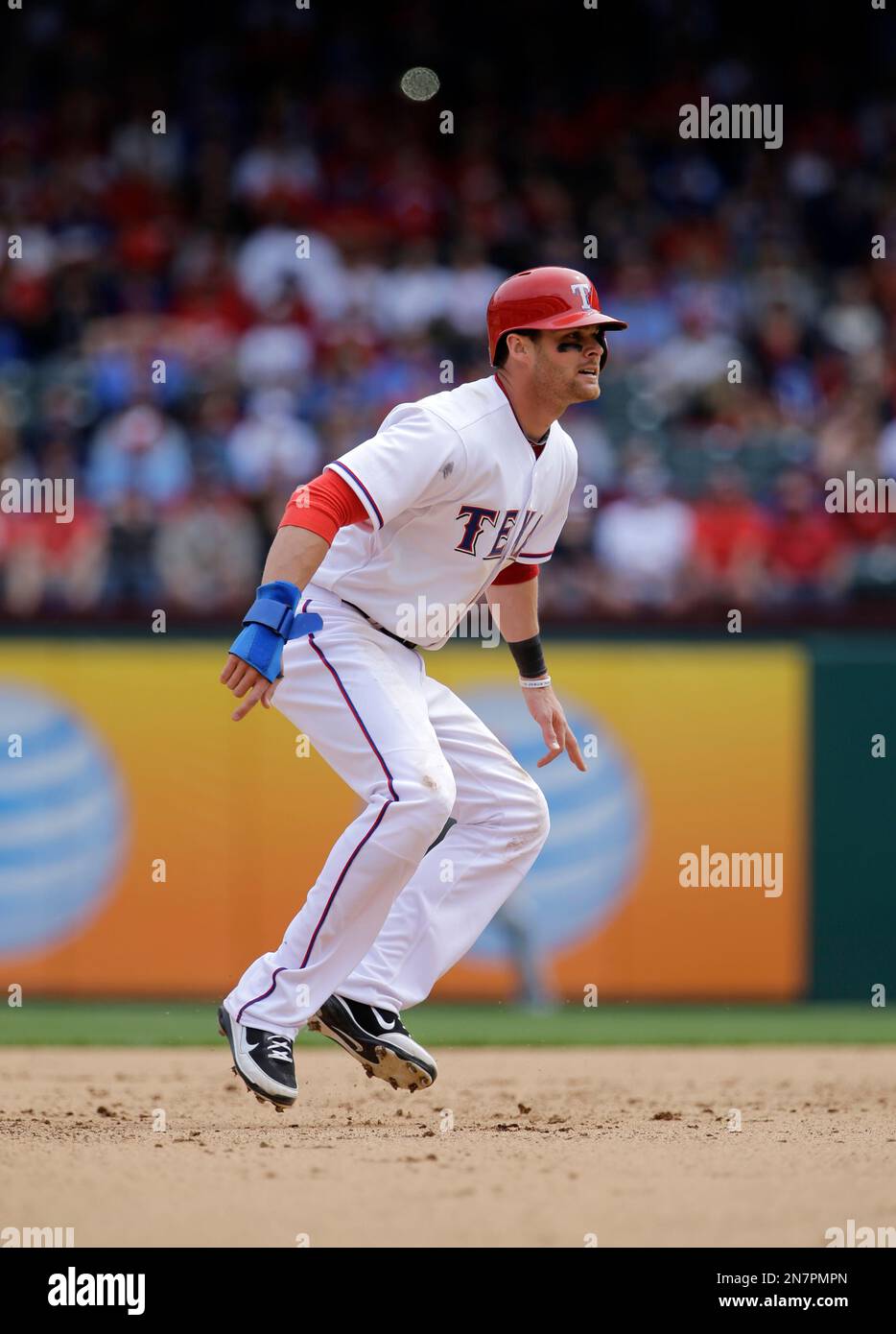 Texas Rangers' Craig Gentry (23) takes a lead off of second during a