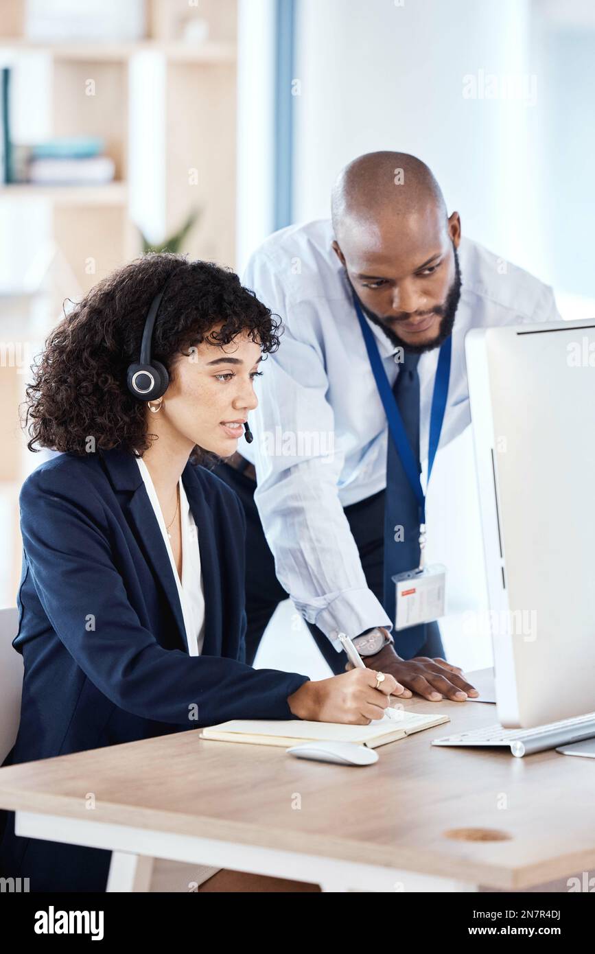 Customer support mentor, computer consulting and black people telemarketing  on contact us CRM or telecom. Teamwork, e commerce call center and Stock  Photo - Alamy