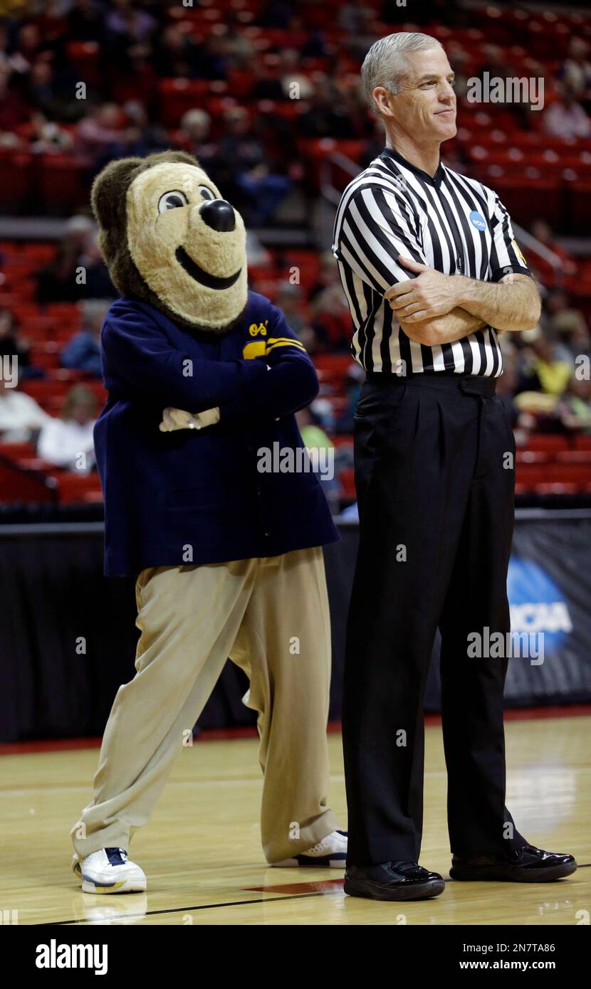California mascot "Oski" mimics an official during the first half of a