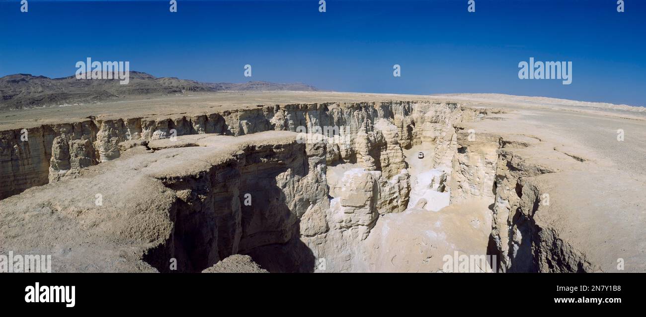 flour-caves-salt-mountains-desert-of-sodom-sodom-gomorrah-judean