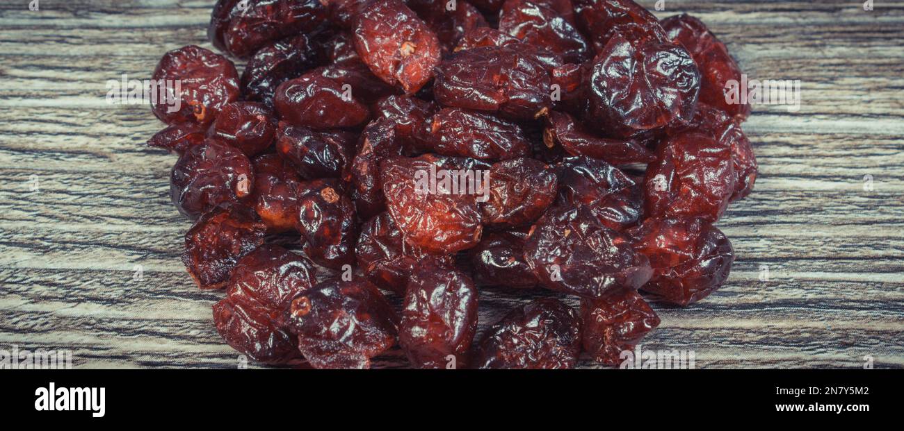 Cranberries as source vitamins and minerals. Alternative medicine