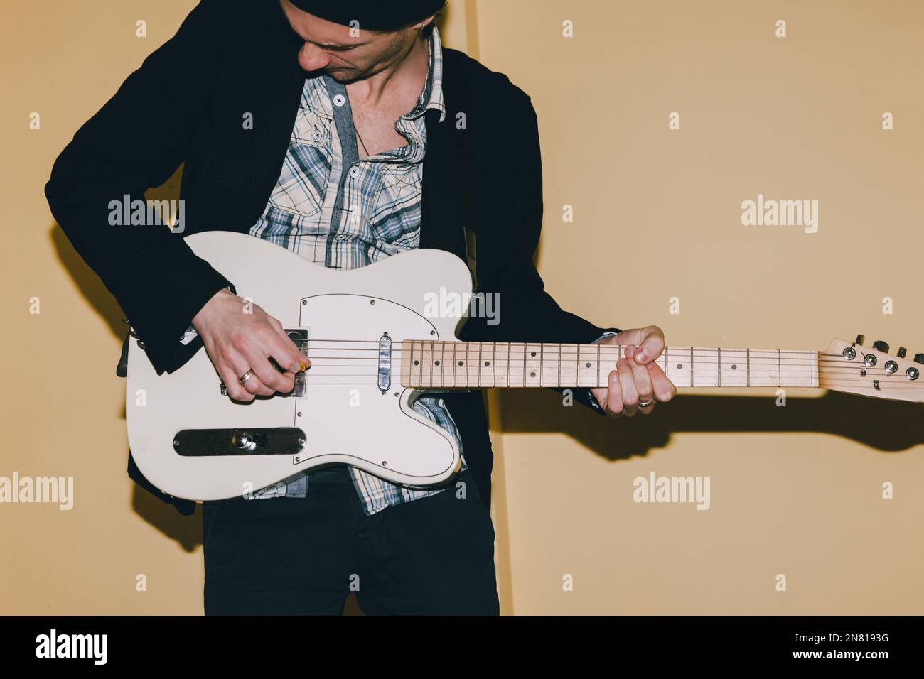 Guitar Pose Stock Photos and Pictures - 20,493 Images