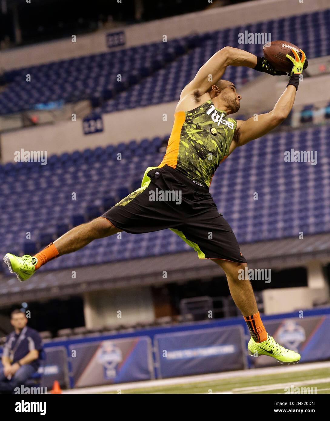 Iowa defensive back Micah Hyde runs a drill during the NFL football scouting combine in Indianapolis Tuesday Feb. 26 2013. AP Photo Dave Martin Stock Photo Alamy