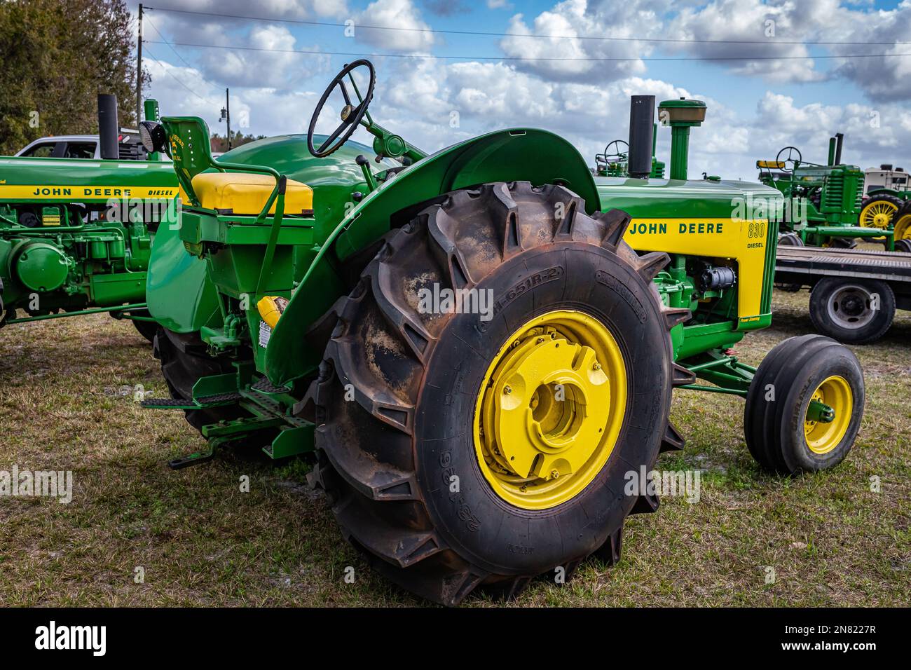 John deere 830 tractor hi-res stock photography and images - Alamy
