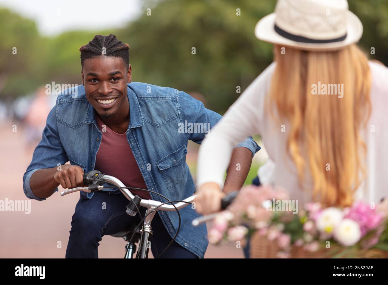 Couple racing bikes hi-res stock photography and images - Alamy