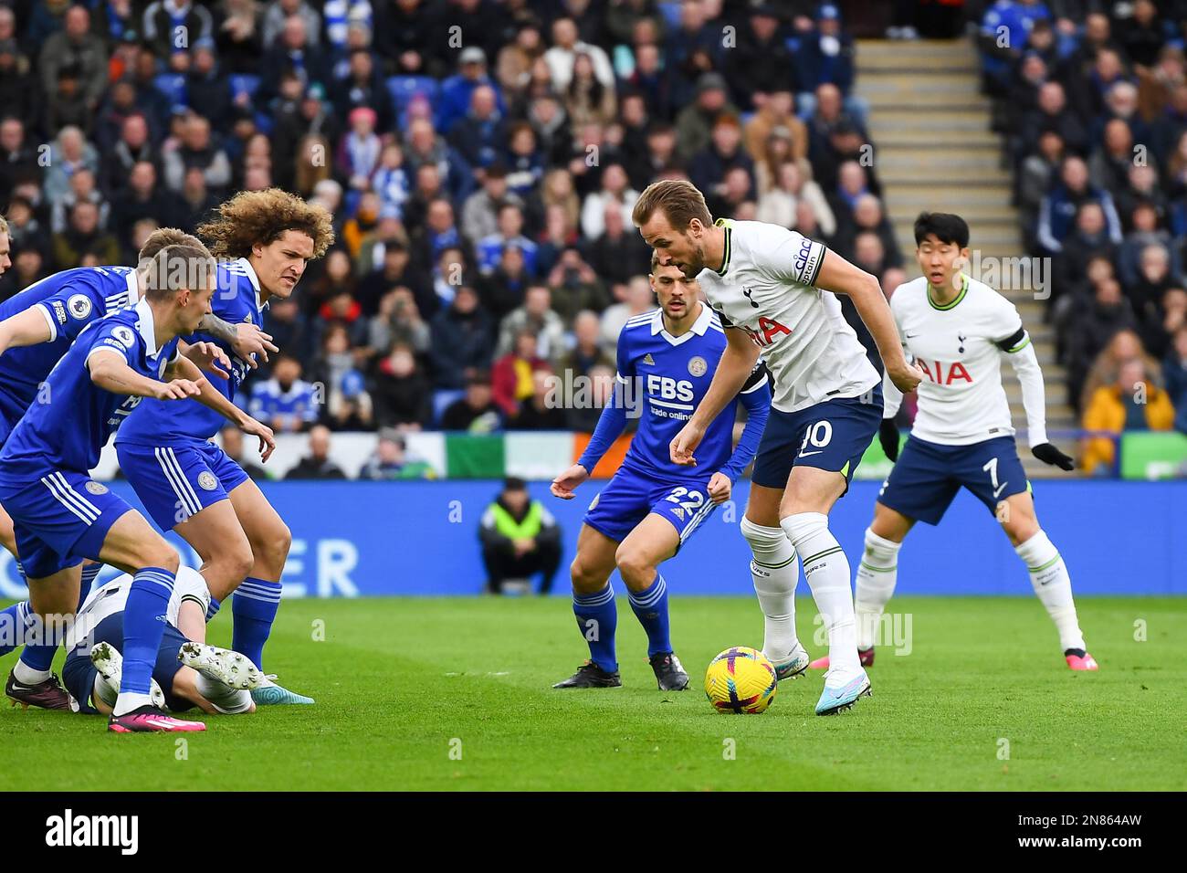 The Foxes block Harry Kane of Tottenham Hotspur during the Premier League match between Leicester City and Tottenham Hotspur at the King Power Stadium, Leicester on Saturday 11th February 2023. (Photo: Jon Hobley | MI News) Credit: MI News & Sport /Alamy Live News Stock Photo