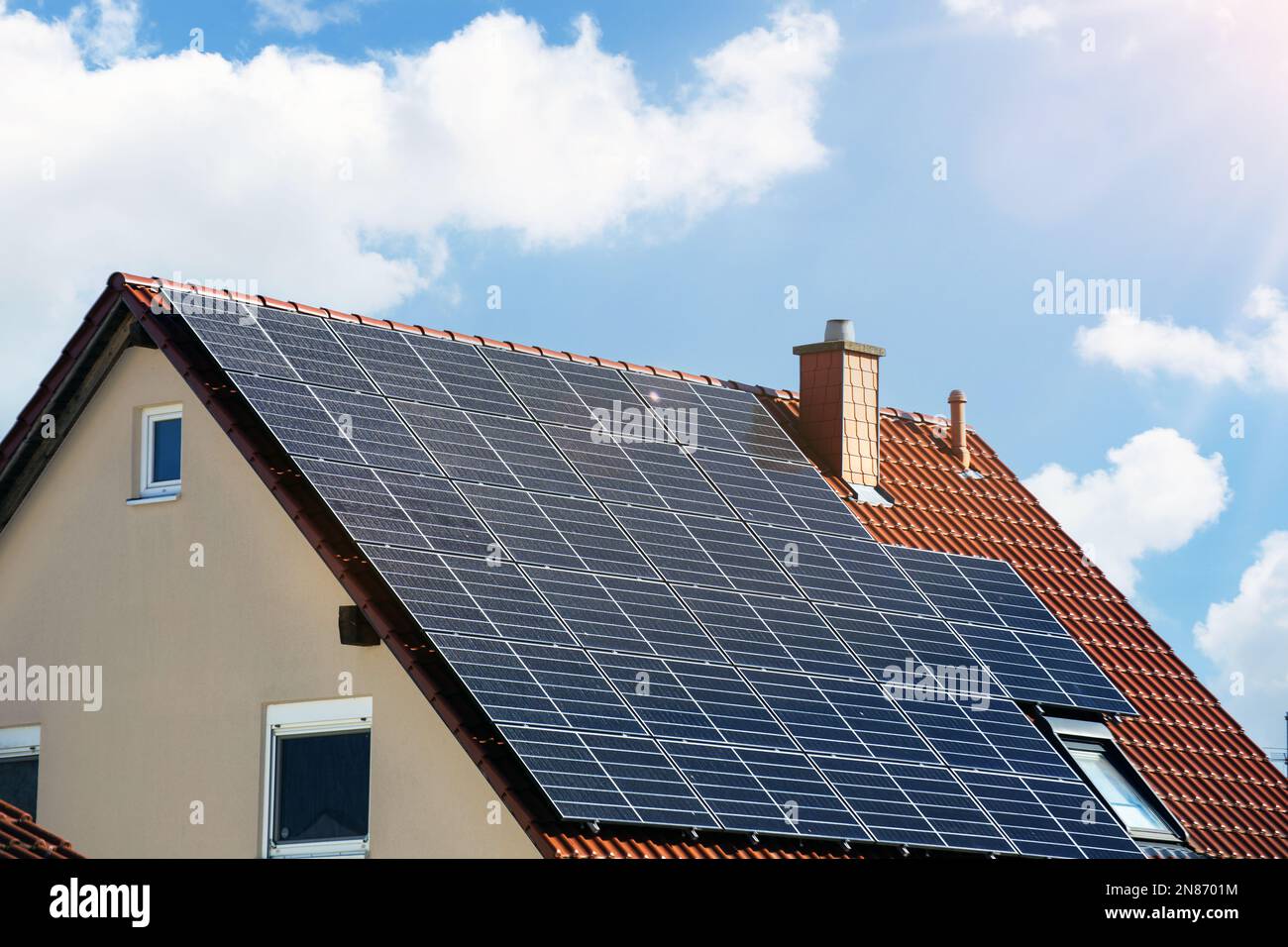 Einfamilienhaus mit Photovoltaikanlage Stock Photo