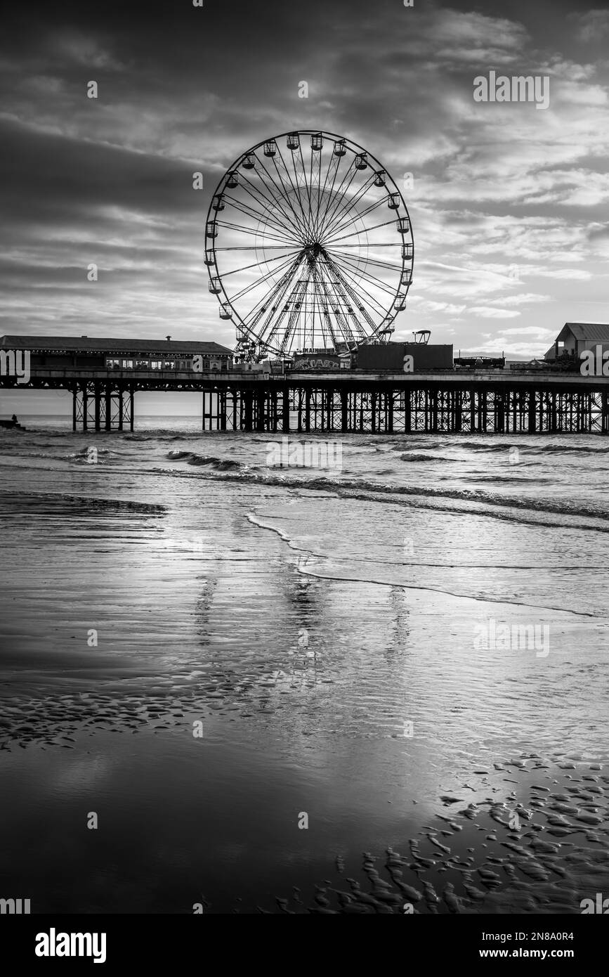 Blackpool pleasure beach Black and White Stock Photos & Images Alamy