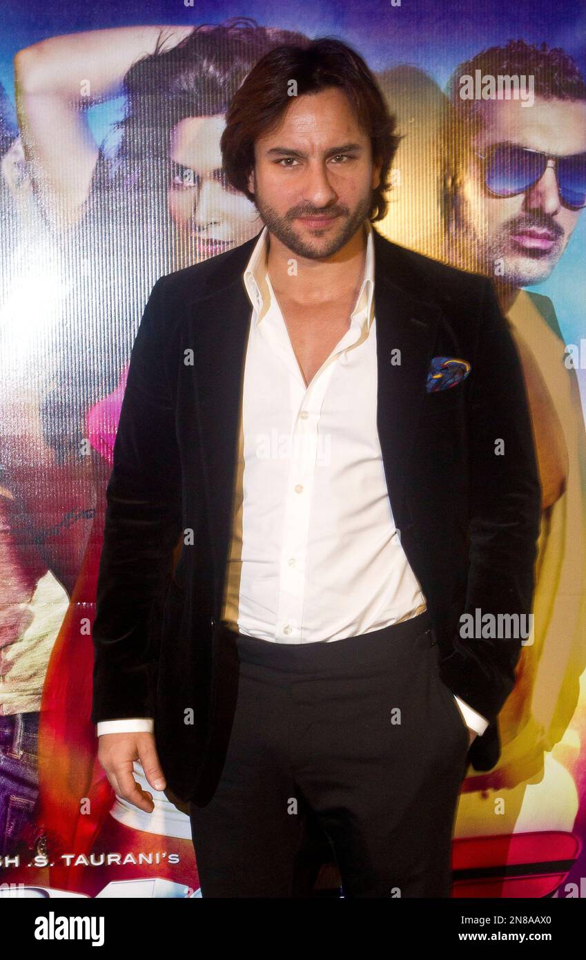 Saif Ali Khan, Kareena Kapoor | Bollywood outfits, Bollywood fashion,  Kareena kapoor