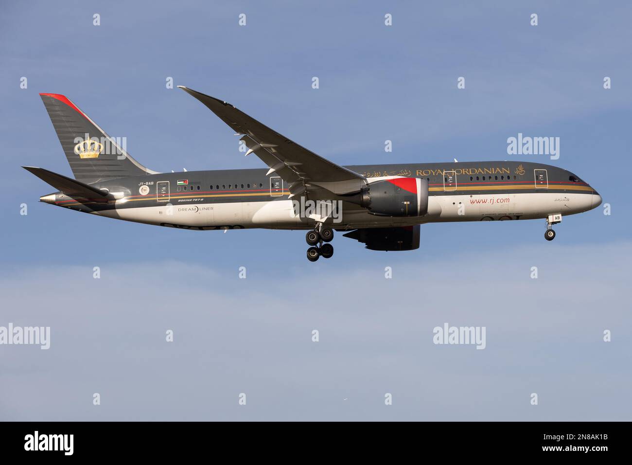 A Royal Jordanian Airlines Boeing 787 Dreamliner lands at London Heathrow Airport in 2023 Stock Photo