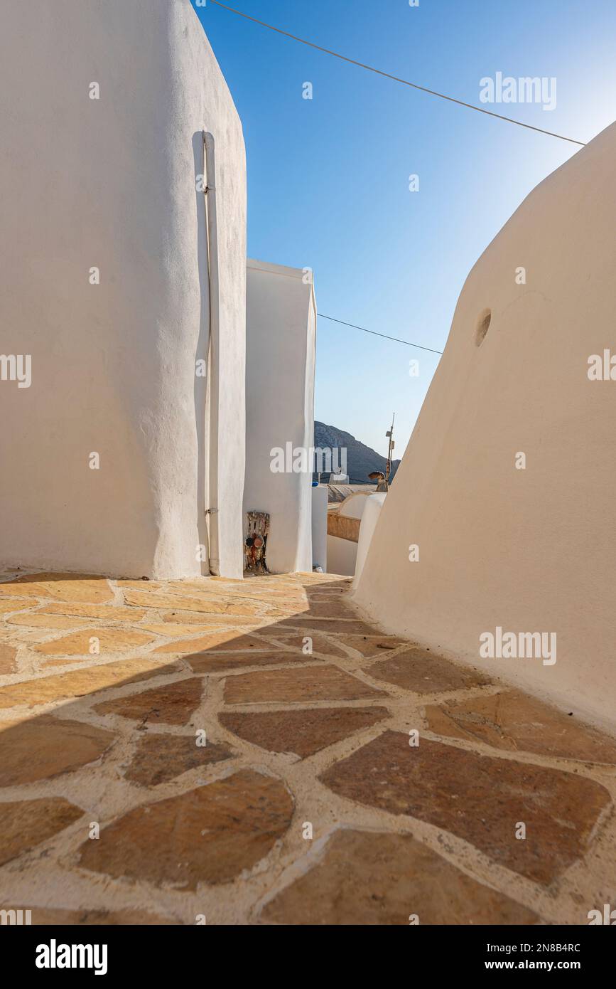 A characteristic alleyway in the picturesque village of Chora, Anafi Stock Photo