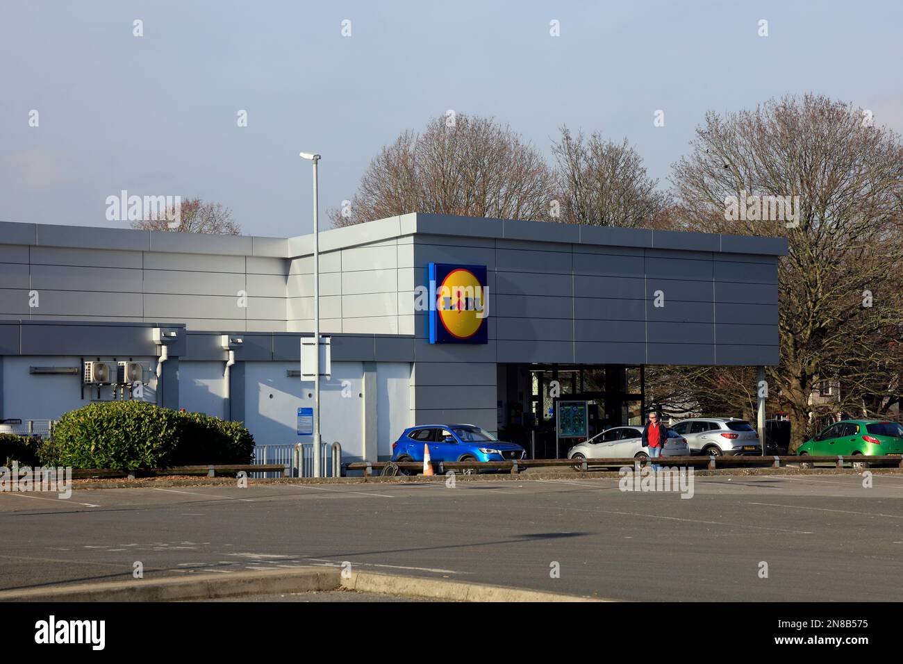 Lidl Store and car park, Leckwith, Cardiff. Taken February 2023. winter