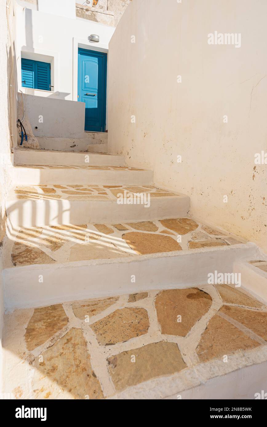 A characteristic alleyway in the picturesque village of Chora, Anafi Stock Photo