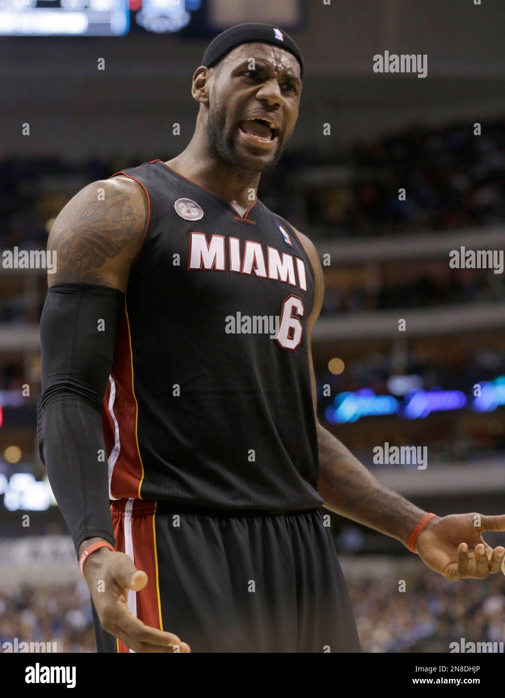 lebron in mavs jersey