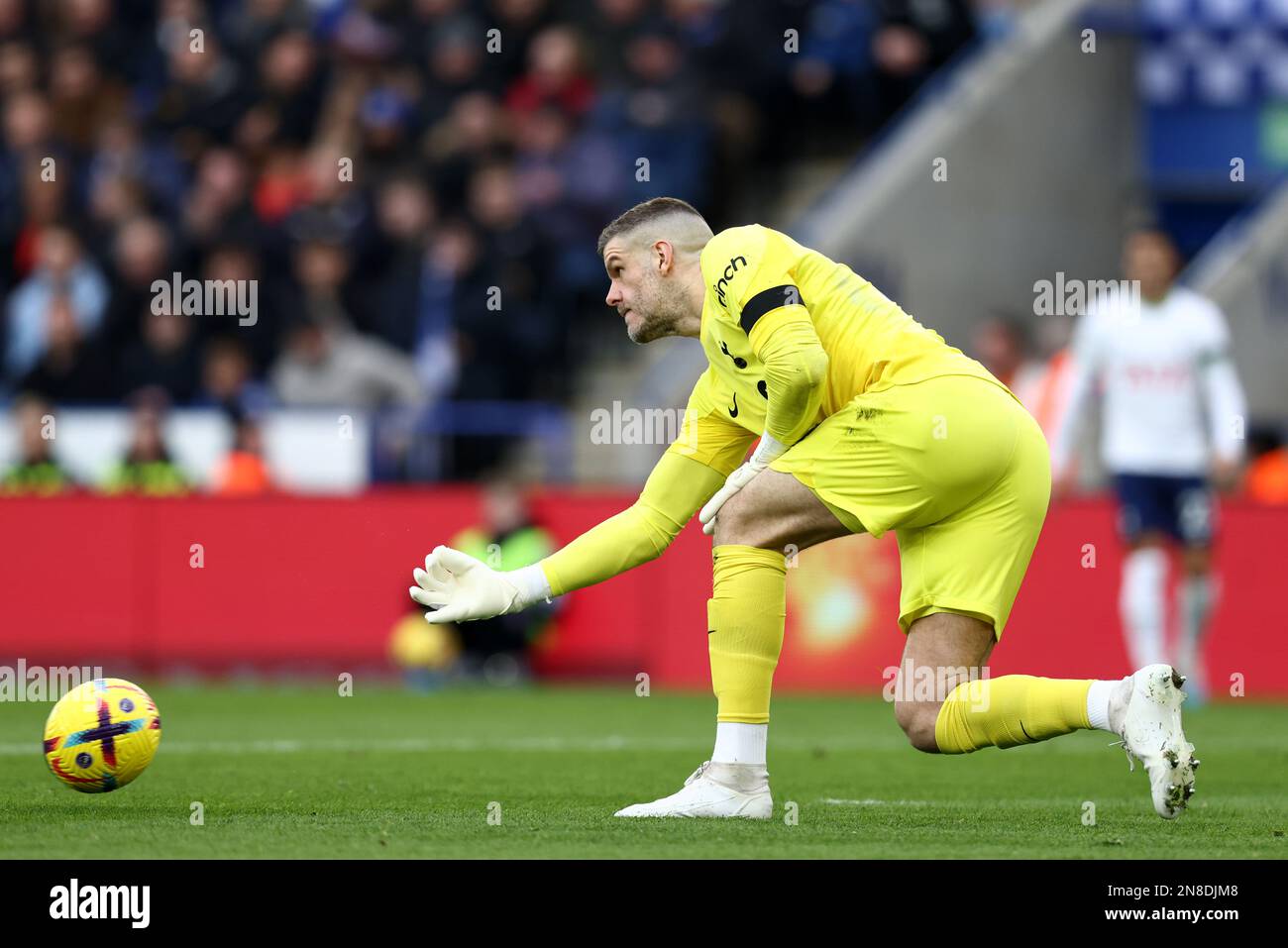 LONDON, UK - 29th Aug 2023: Andreas Pereira of Fulham FC scores his penalty  past Fraser Forster of Tottenham Hotspur in the shoot-out during the EFL  Stock Photo - Alamy