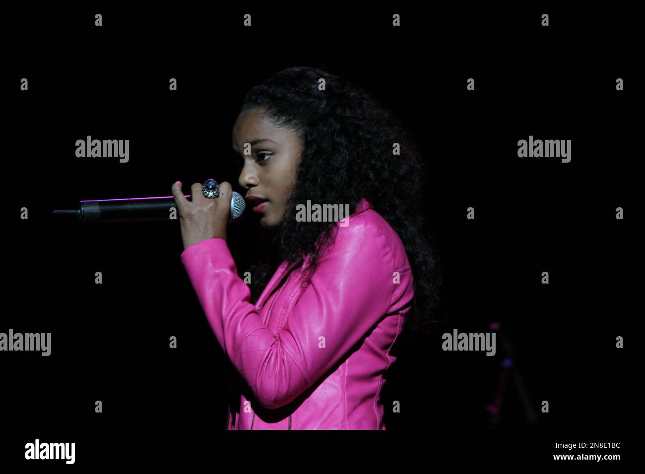 R&B singer Aanysa performs at Mary Wilson Original Supreme Children ...