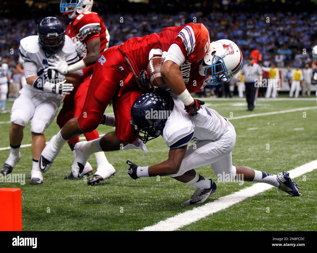 Rummel s Cethan Carter Scores On A Touchdown Pass Play As Barbe s Sam rummel-s-cethan-carter-scores-on-a-touchdown-pass-play-as-barbe-s-sam