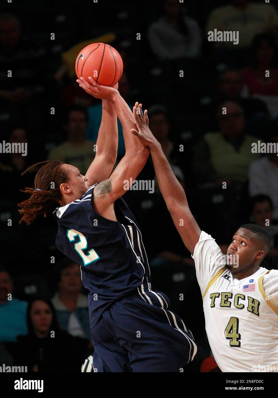 North Carolina-Wilmington forward Keith Rendleman (2) shots as Georgia ...